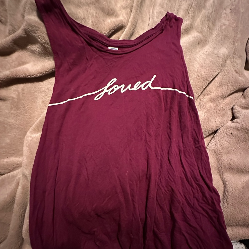 Old navy burgundy tank top